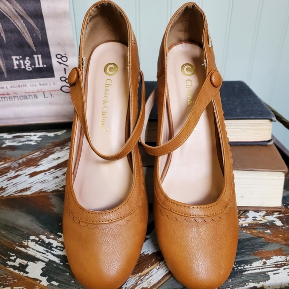 Modcloth Chase & Chloe Mina Button Heels Retro Modern Does Vintage Women… - Picture 5 of 5